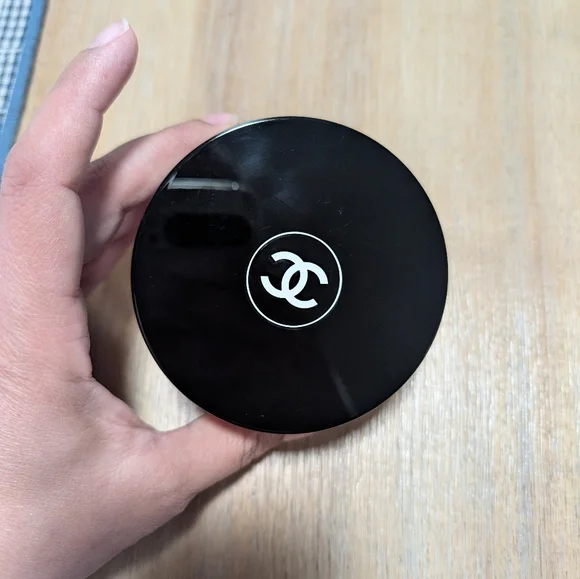 Chanel Natural Finish Loose Powder - Picture 2 of 4